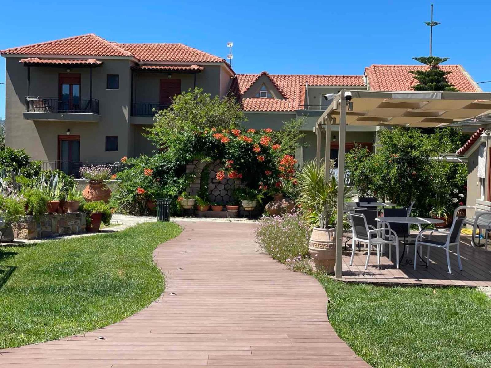 Ariadnes Holiday Accommodation Apidias Lakos 外观 照片